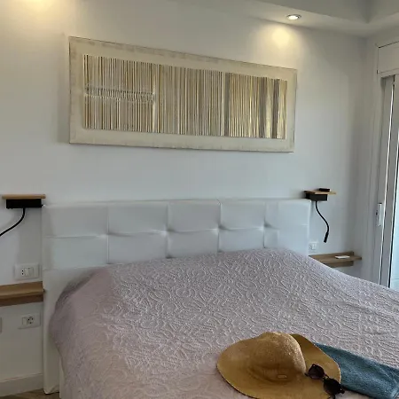 2 Bedroom With Breathtaking View Of The Sea - Sunset Apartment *