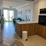2 Bedroom With Breathtaking View Of The Sea - Sunset Appartement