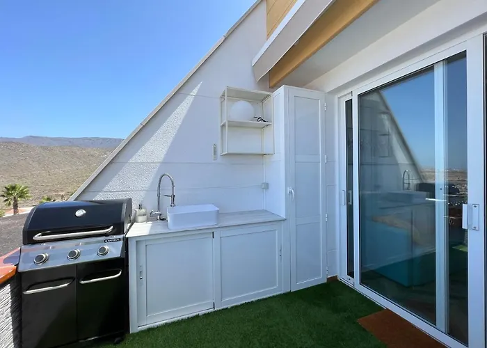 2 Bedroom With Breathtaking View Of The Sea - Sunset شقة