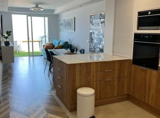 2 Bedroom With Breathtaking View Of The Sea - Sunset Apartman